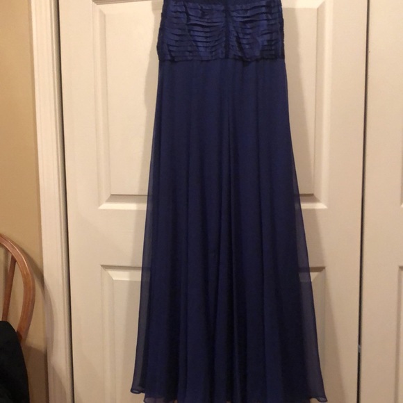 KM Collection sz 6 - Beautiful Royal Blue Shear Bodice Prom or Brides Maid Dress - Picture 6 of 10